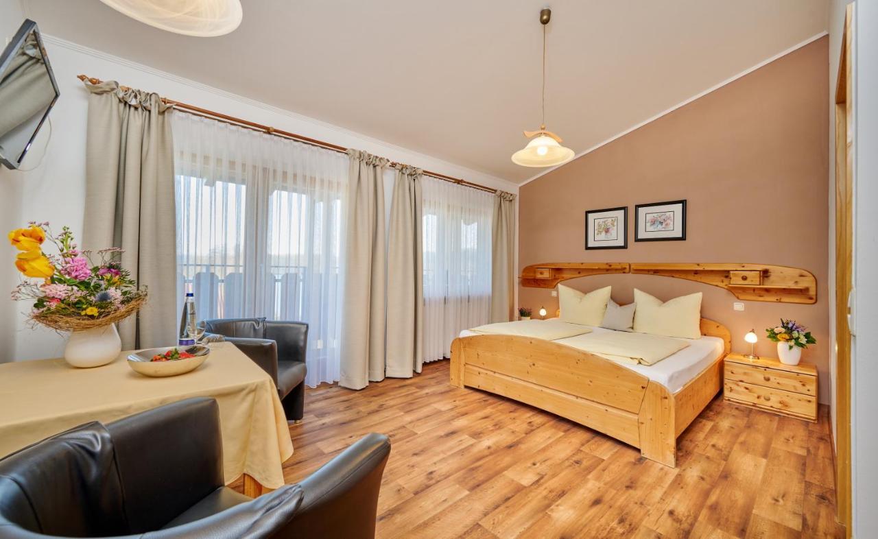 Hotel Restaurant Zum Goldenen Anker Mit Hallenbad & Wellnessbereich Windorf  Екстер'єр фото