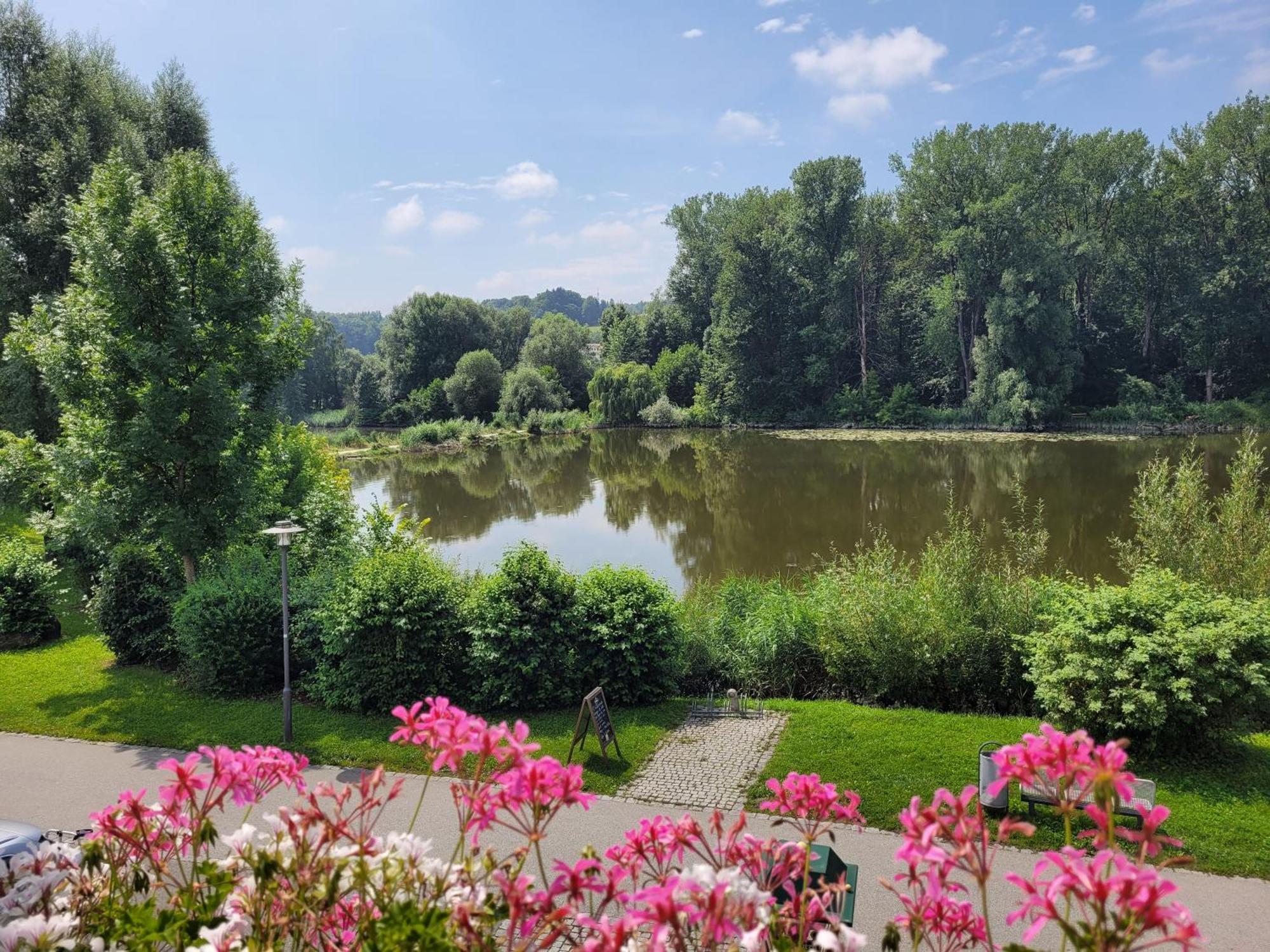 Hotel Restaurant Zum Goldenen Anker Mit Hallenbad & Wellnessbereich Windorf  Екстер'єр фото