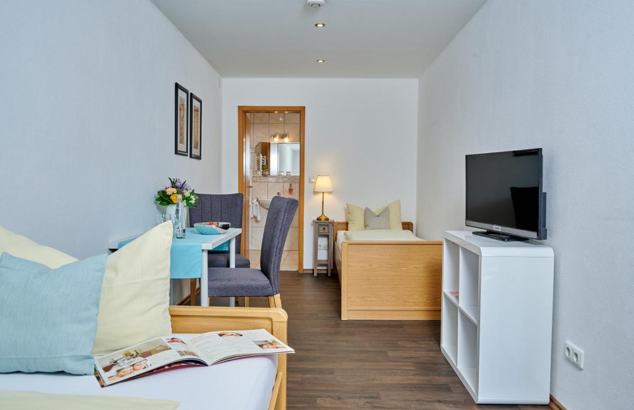 Hotel Restaurant Zum Goldenen Anker Mit Hallenbad & Wellnessbereich Windorf  Екстер'єр фото