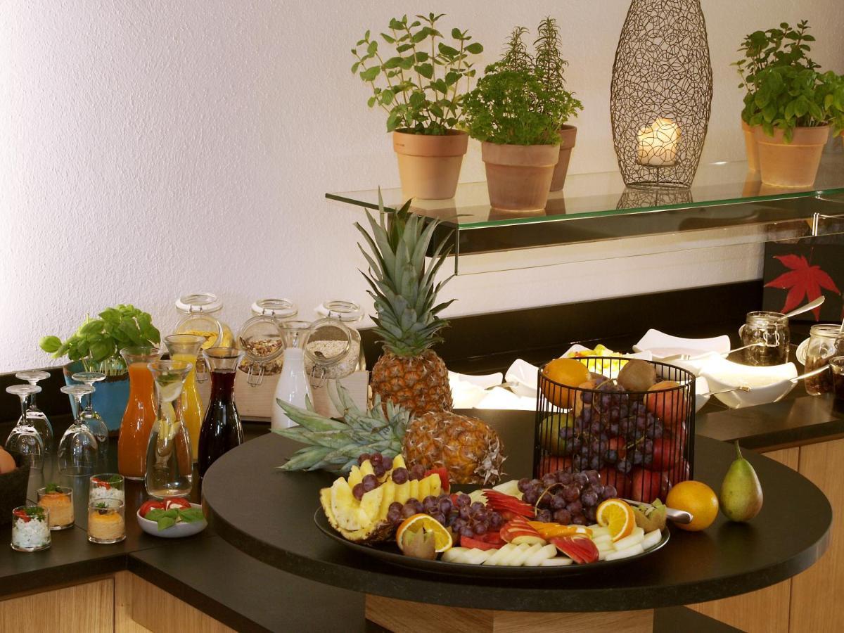 Hotel Restaurant Zum Goldenen Anker Mit Hallenbad & Wellnessbereich Windorf  Екстер'єр фото