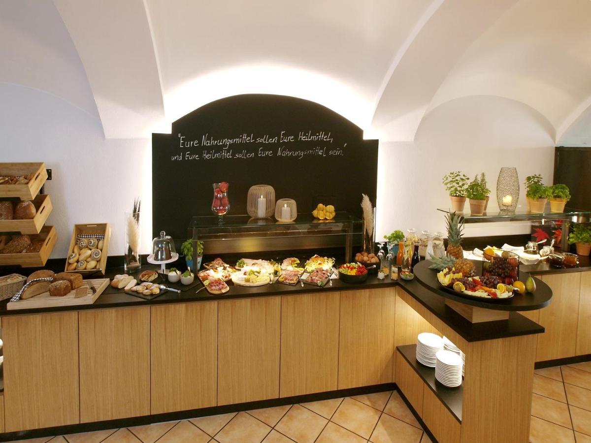 Hotel Restaurant Zum Goldenen Anker Mit Hallenbad & Wellnessbereich Windorf  Екстер'єр фото