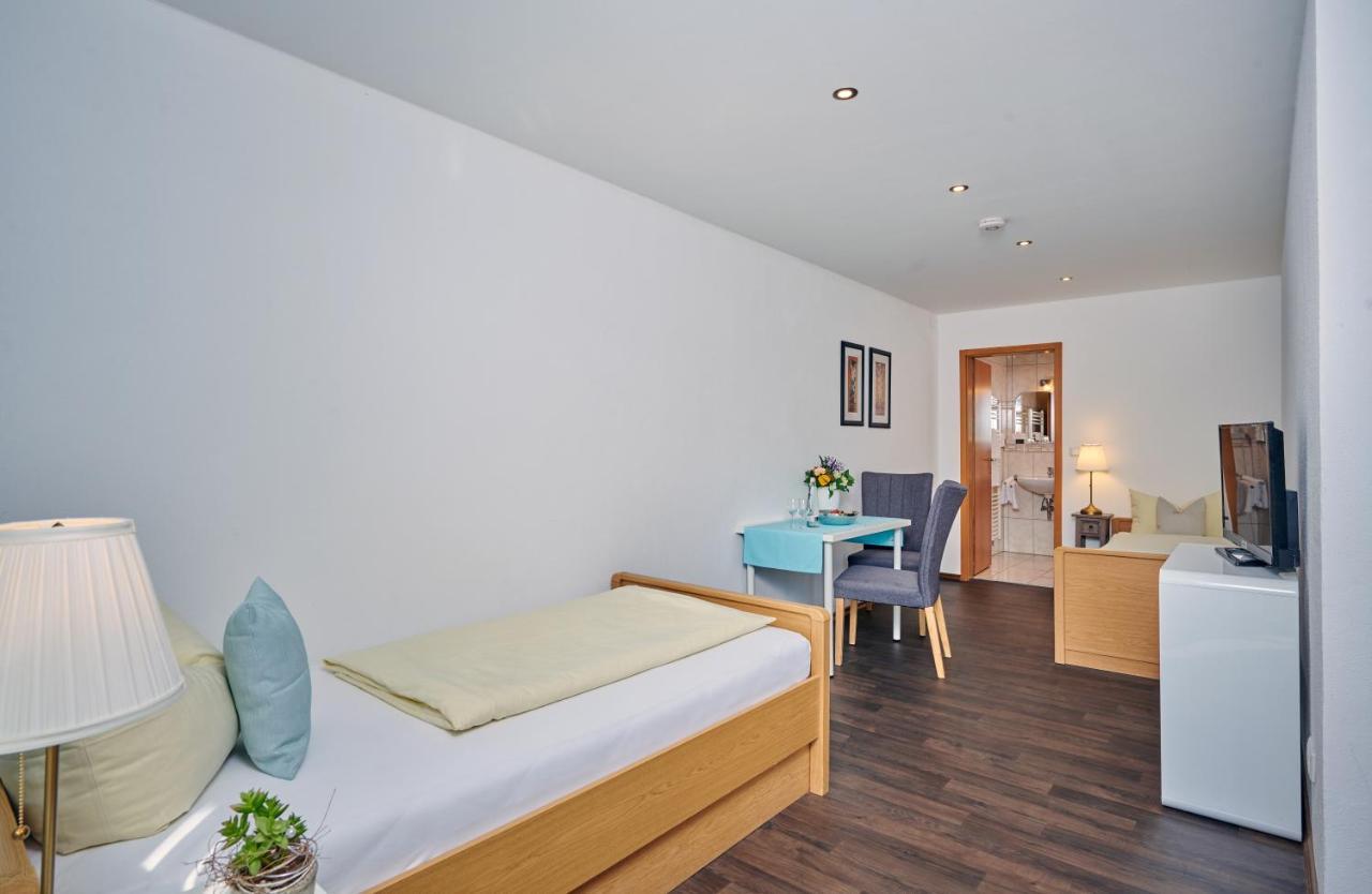 Hotel Restaurant Zum Goldenen Anker Mit Hallenbad & Wellnessbereich Windorf  Екстер'єр фото