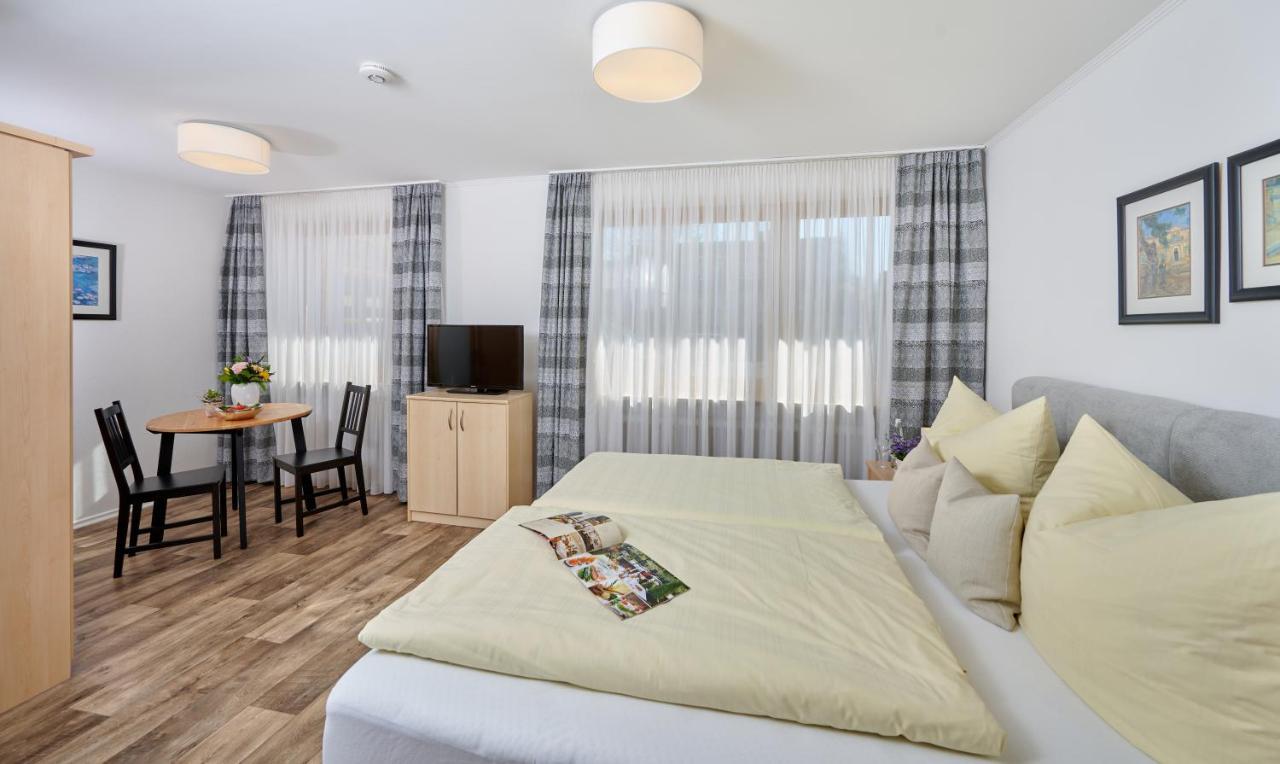 Hotel Restaurant Zum Goldenen Anker Mit Hallenbad & Wellnessbereich Windorf  Екстер'єр фото