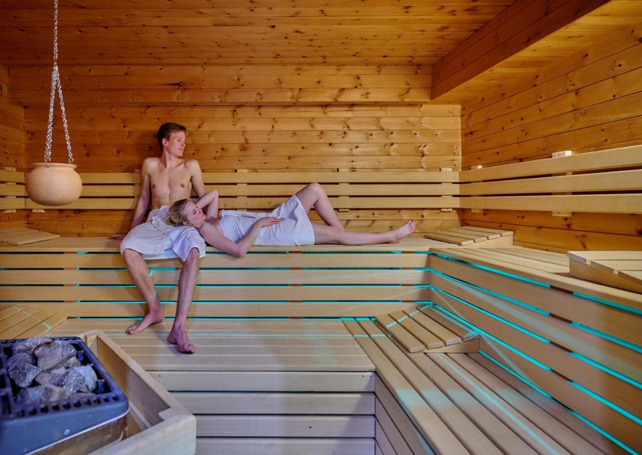 Hotel Restaurant Zum Goldenen Anker Mit Hallenbad & Wellnessbereich Windorf  Екстер'єр фото