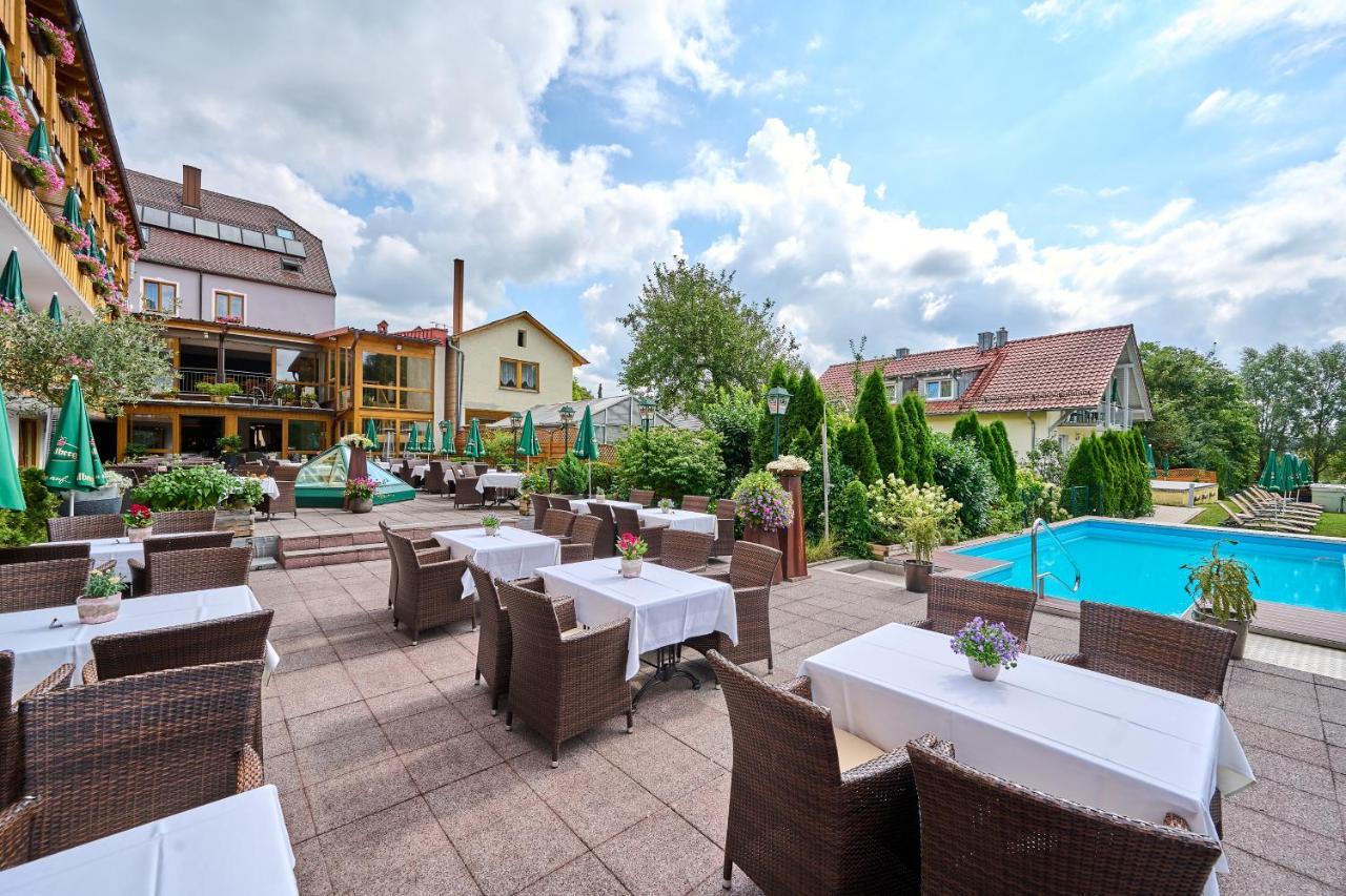 Hotel Restaurant Zum Goldenen Anker Mit Hallenbad & Wellnessbereich Windorf  Екстер'єр фото