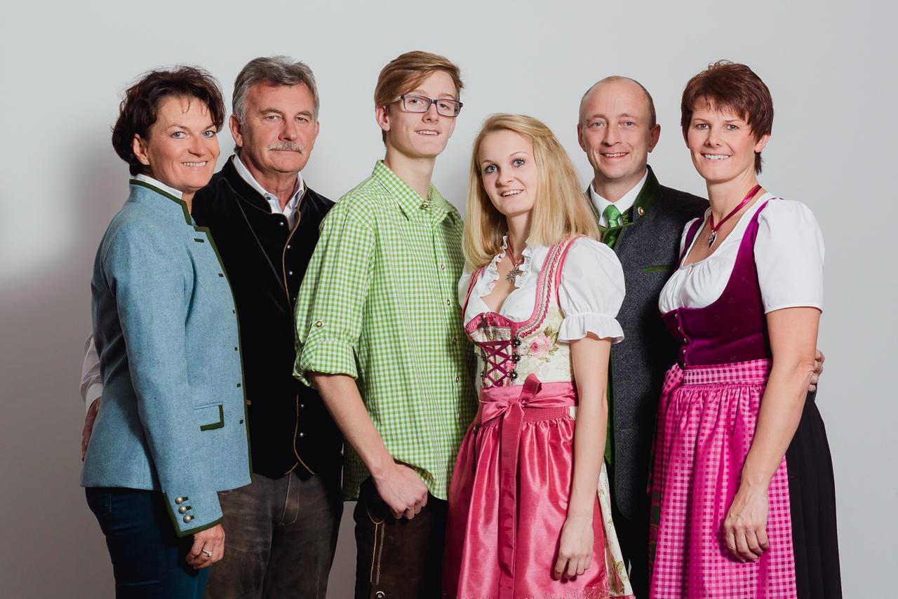 Hotel Restaurant Zum Goldenen Anker Mit Hallenbad & Wellnessbereich Windorf  Екстер'єр фото